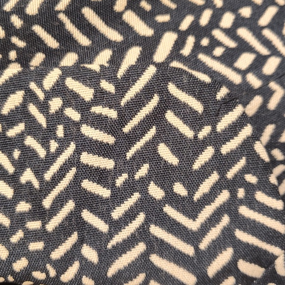 Black and Creme Patterned Blazer - Picture 4 of 5